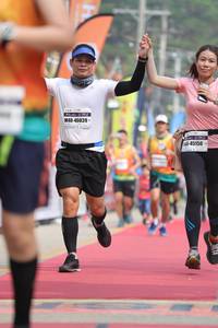 BIB: 46039, 45150
                            <button type="button" onclick="openModal(8214014)" class="btn btn-primary btn-sm float-right btn-popup" data-toggle="modal" data-target=".modal-high-quality">
                        <i class="fas fa-shopping-cart"></i> Add to Cart
                    </button>
                                            <button type="button" onclick="isThisMe(8214014, true)" class="btn btn-success btn-sm float-right btn-popup btn-isme hidden" data-toggle="tooltip" data-placement="bottom" title="นี่คือรูปของคุณใช่ไหม คลิกที่นี่เพื่อเอาเข้าอัลบั้ม">
                        <i class="fas fa-plus"></i> Add to album
                    </button>
                    <button type="button" onclick="isThisMe(8214014, false)" class="btn btn-warning btn-sm float-right btn-popup btn-isnotme hidden">
                        <i class="fas fa-ban"></i> Remove from album
                    </button>